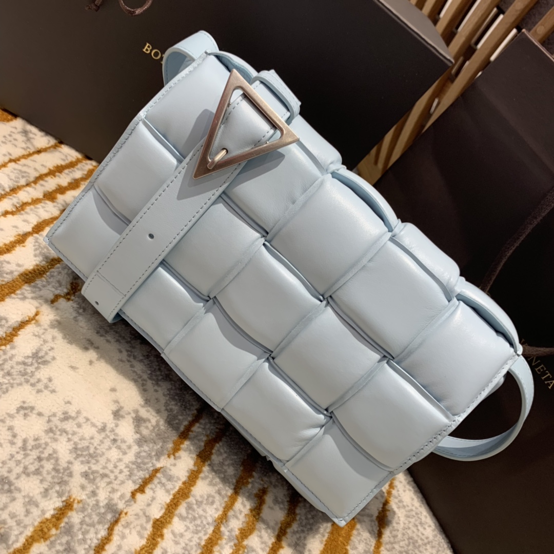 Bottega Veneta  PADDED  CASSETTE #591970