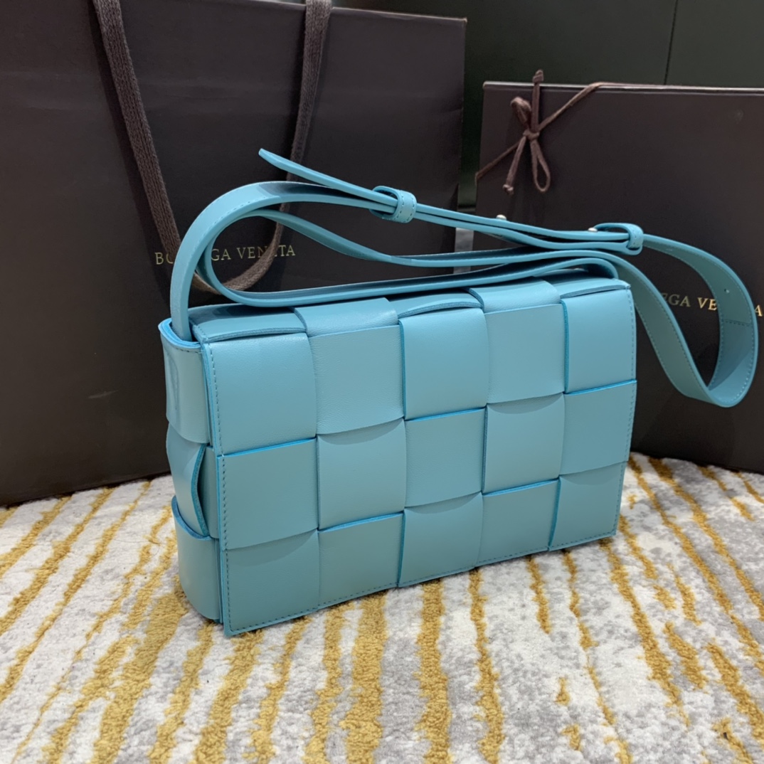 Bottega Veneta  𝘾𝘼𝙎𝙎𝙀𝙏𝙏𝙀 #578004