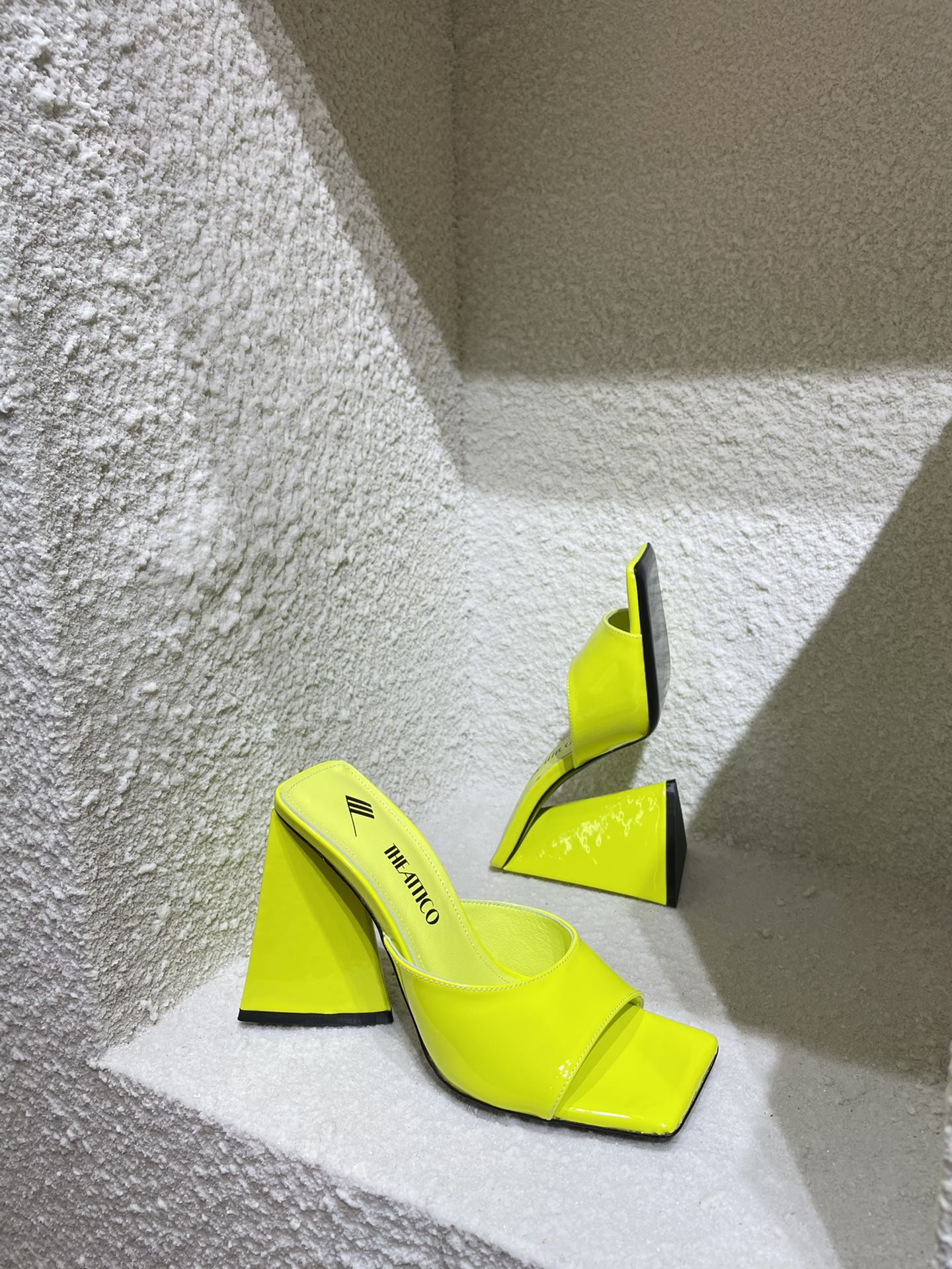 THE ATTICO | 𝟐𝟎𝟐𝟏/𝐒𝐒 𝐧𝐞𝐰 The attico triangle heel sandals lined with sheepskin leather genuine leather outsole