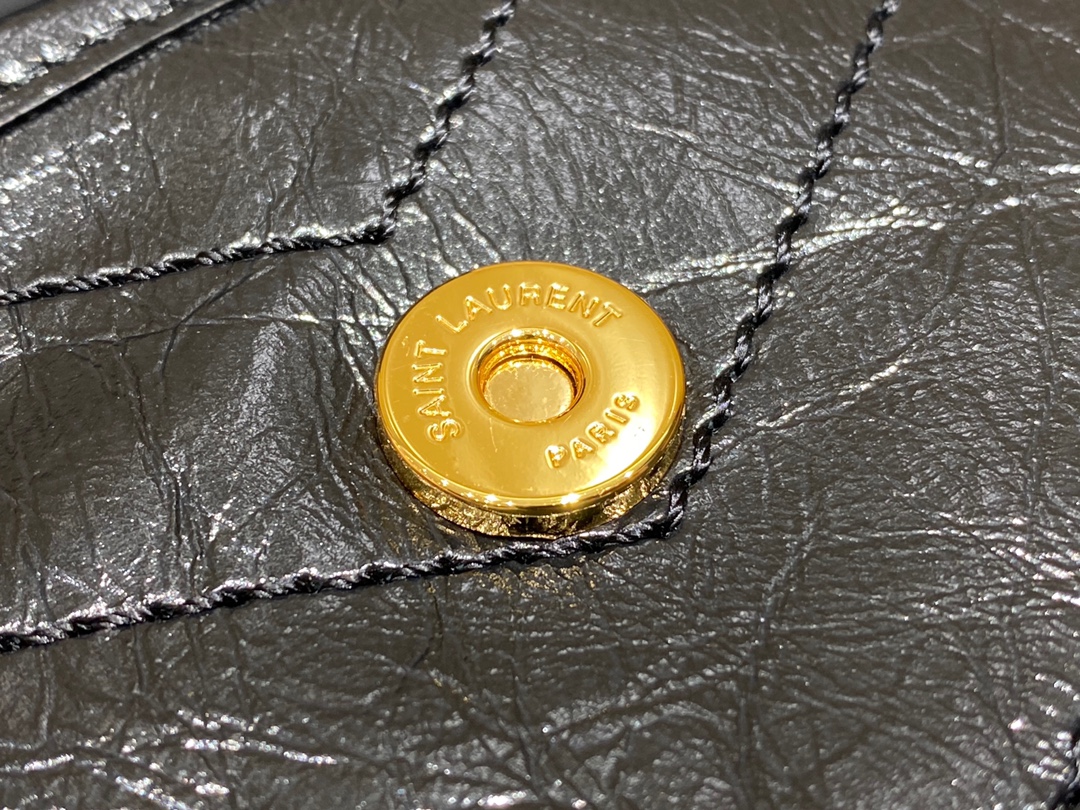 SAINT LAURENT  𝐍𝐢𝐤𝐢 28𝐜𝐦 #633158