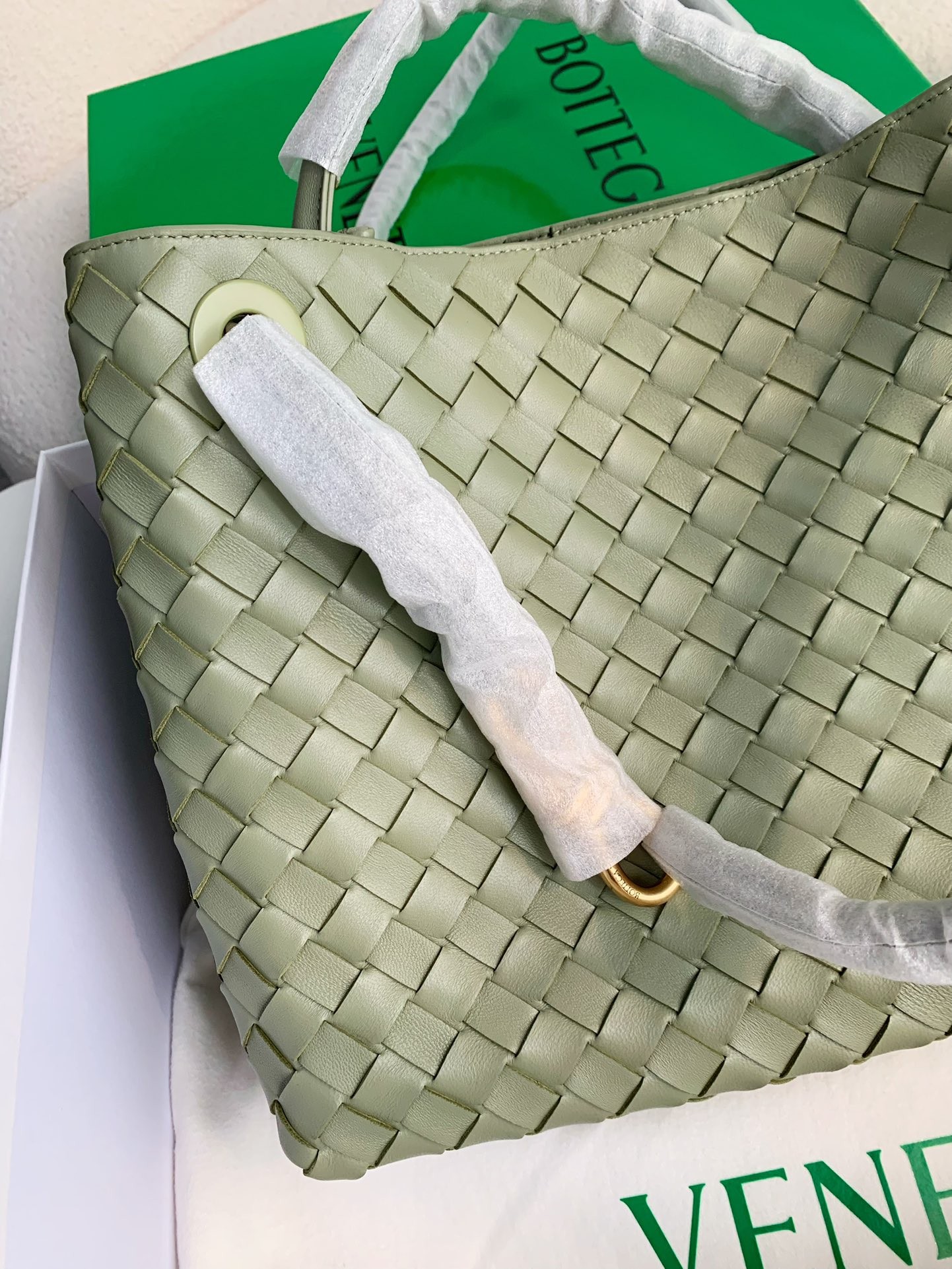 BOTTECA VENETA Knit handbags Size：32*24*12cm