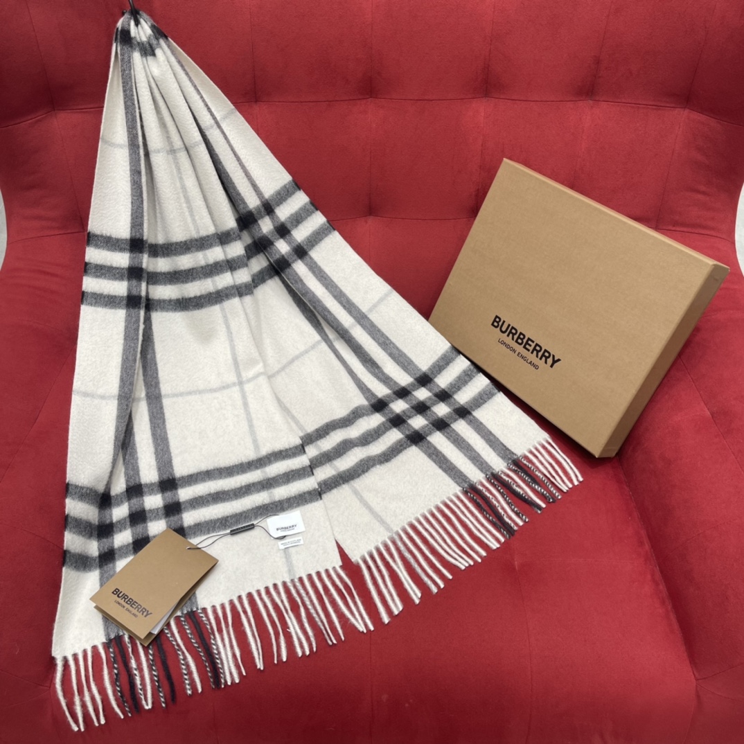 Burberry Classic Check Scarf
