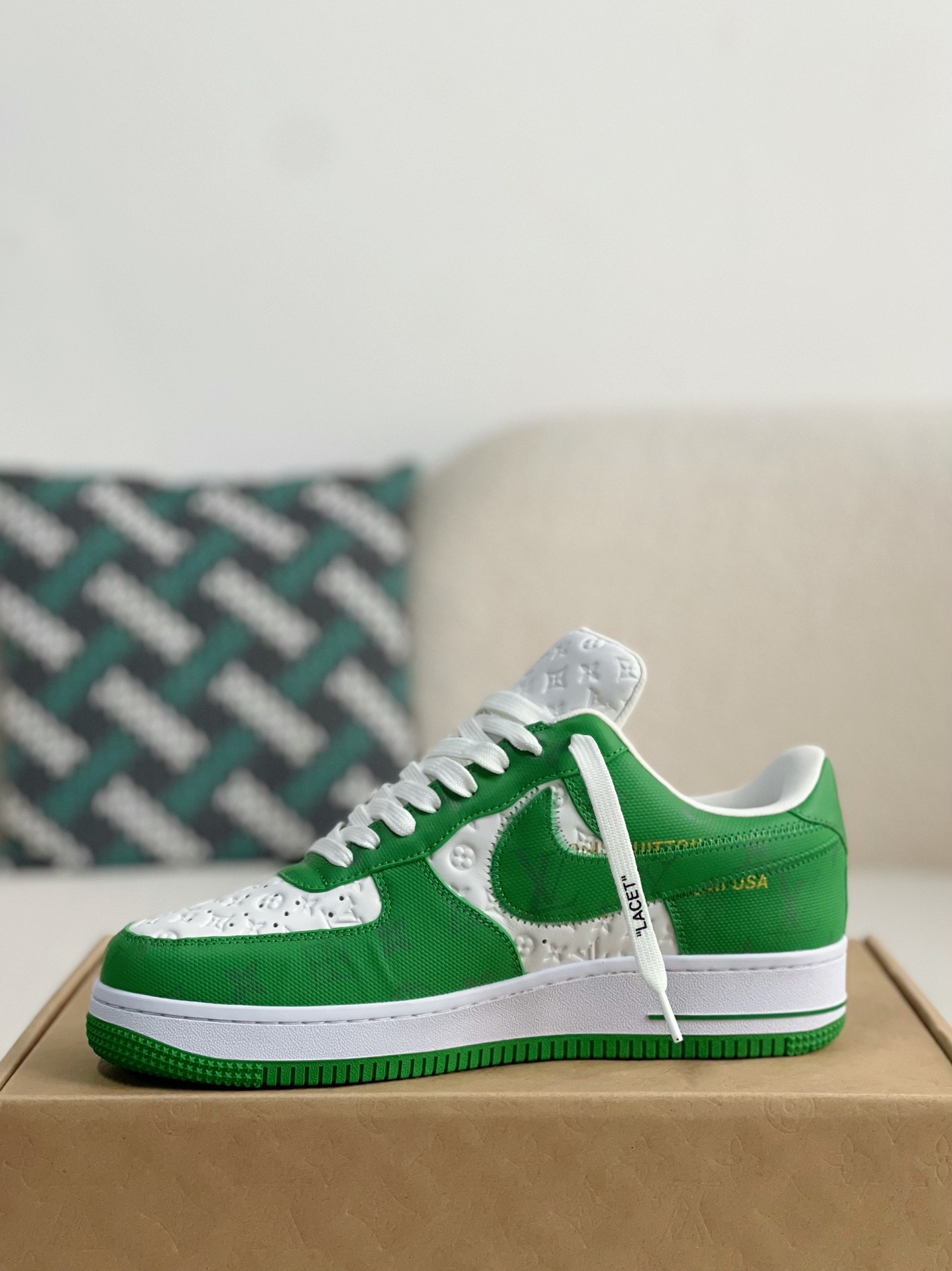 LOUIS VUITTON × NIKE AIR FORCE 1 Sneaker