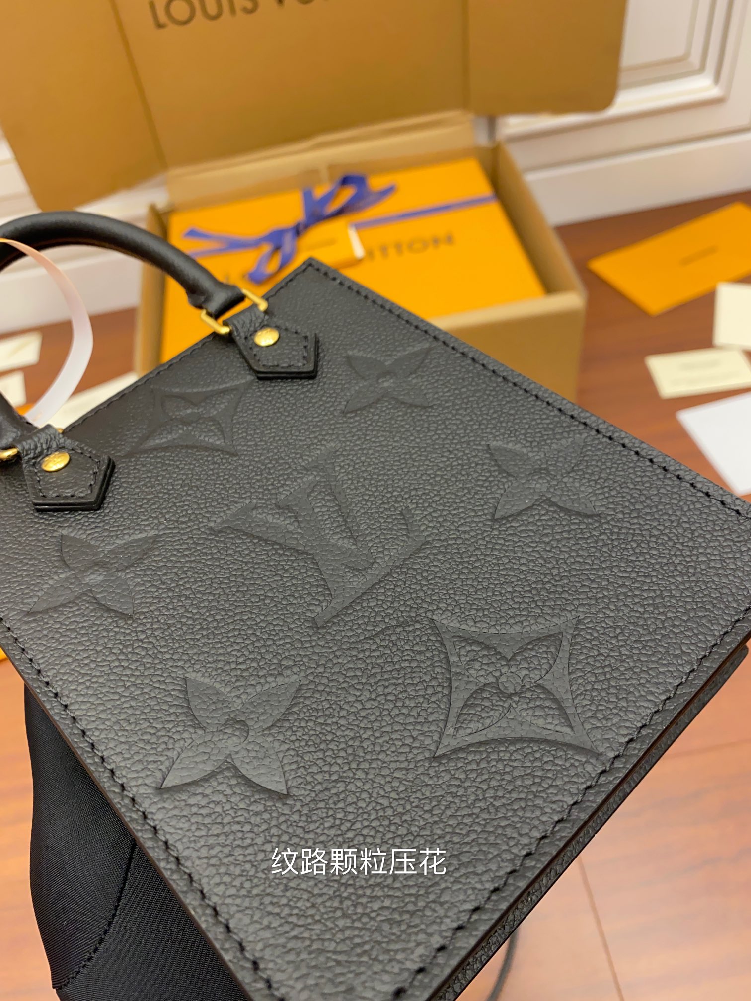 Louis Vuitton M80478 leather is genuine OEM Italian A-grade leather