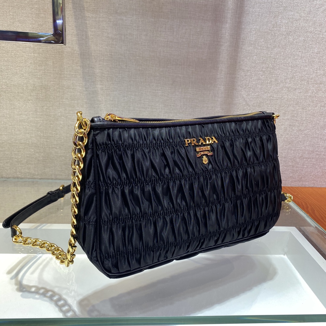 𝐏𝐑𝐀𝐃𝐀 New 1BH171 crease