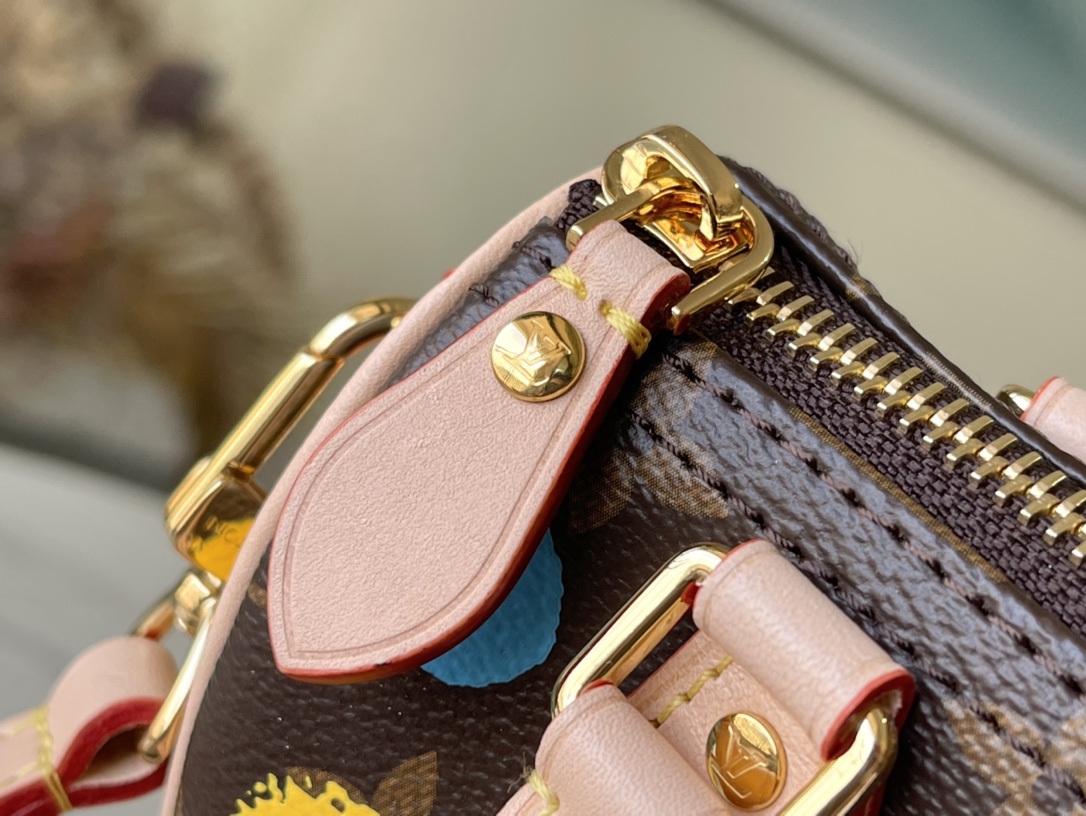 𝐋𝐎𝐔𝐈𝐒 𝐕𝐔𝐈𝐓𝐓𝐎𝐍   M81979