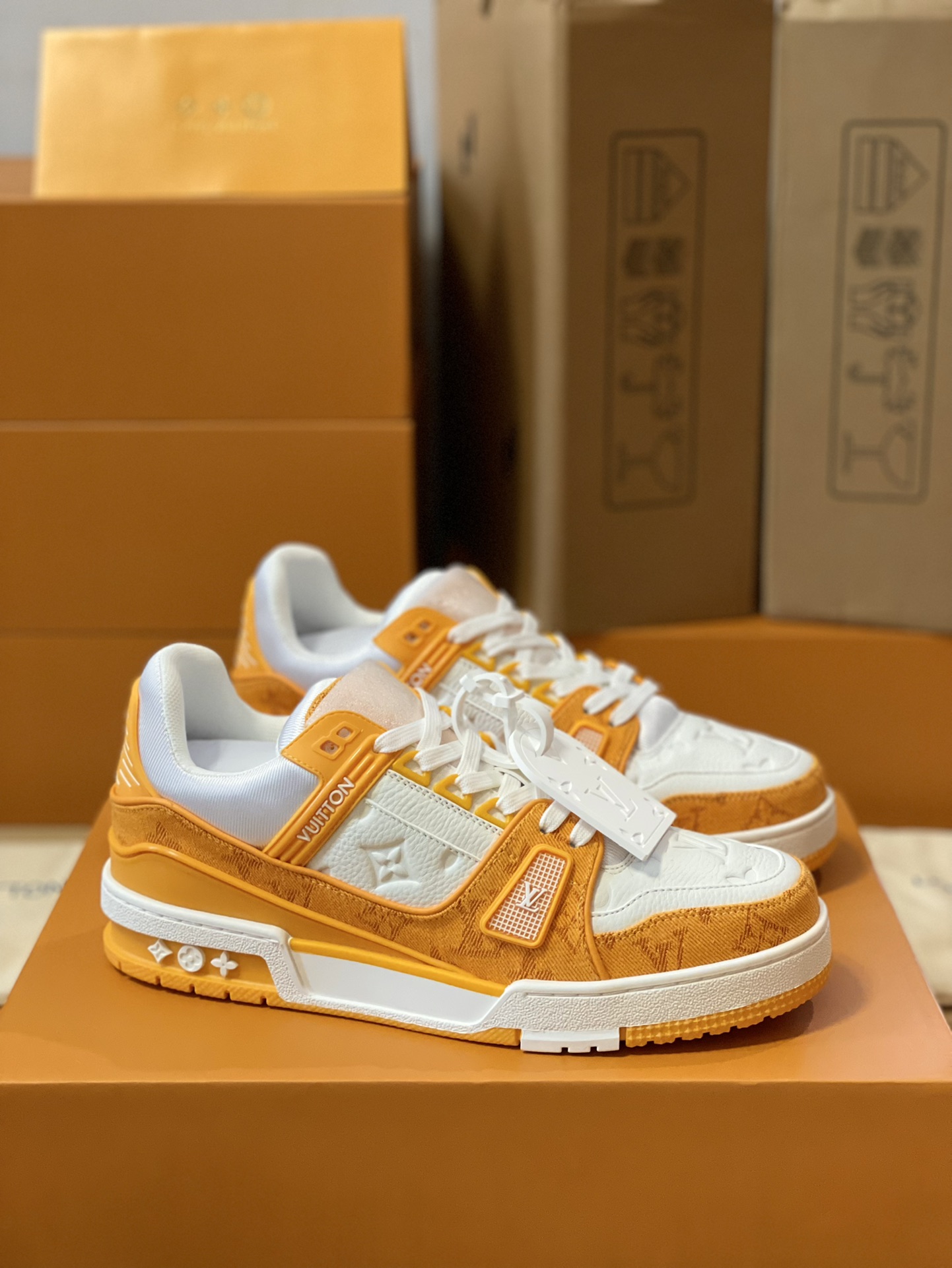 Louis Vuitton Trainer Couples Style 1A8FN8