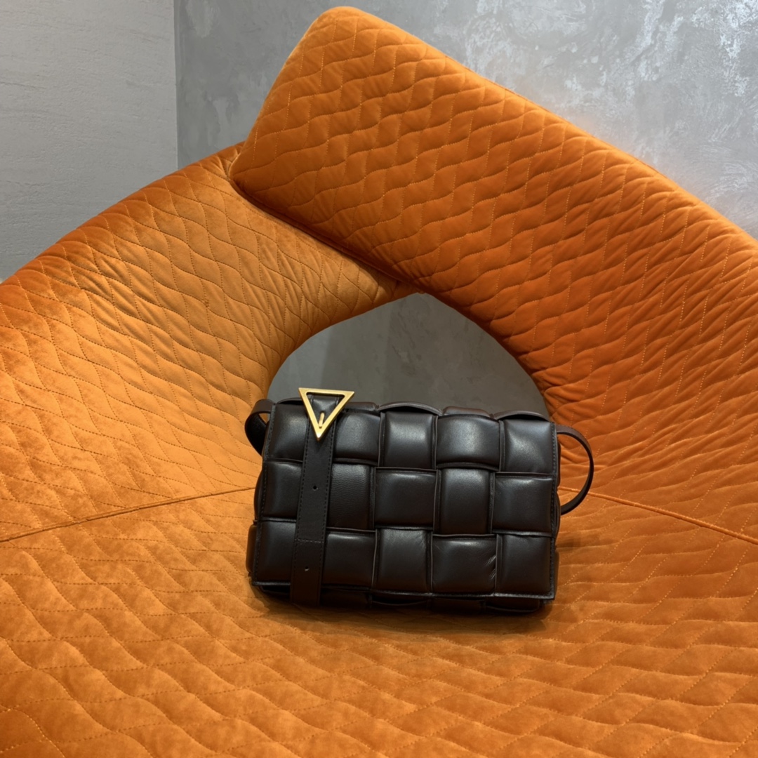 Bottega Veneta  PADDED  CASSETTE #591970