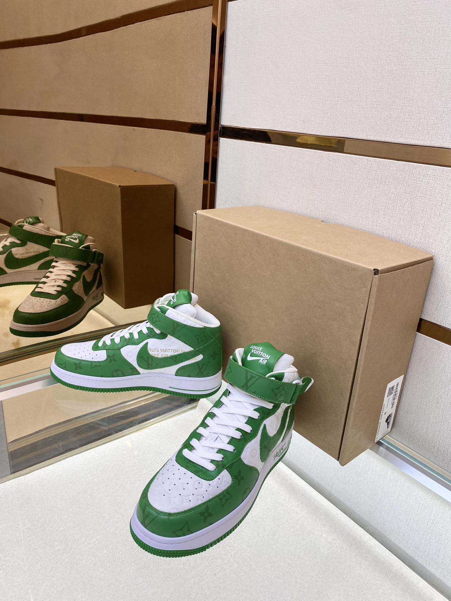 Louis Vuitton Nike Joint 🆕 Men's Abbesses High Top Sneakers