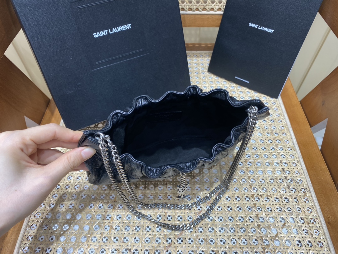 SAINT LAURENT ▪️ 𝗠𝗶𝗻𝗶 𝗹𝗲𝗮𝘁𝗵𝗲𝗿 𝘀𝗵𝗼𝘂𝗹𝗱𝗲𝗿 𝗯𝗮𝗴▪️681632original leather