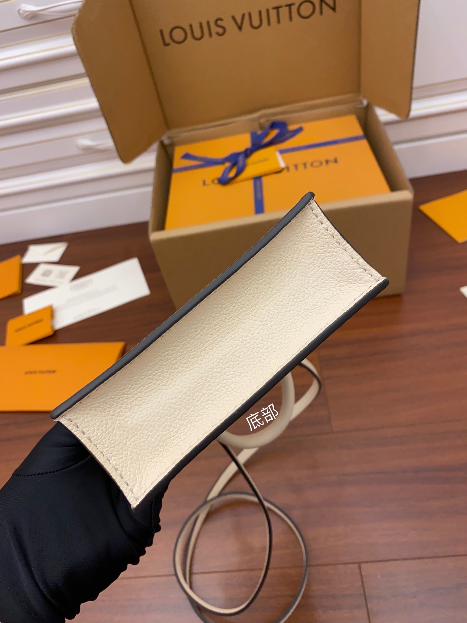 Louis Vuitton M80449 leather is genuine OEM Italian A-grade leather