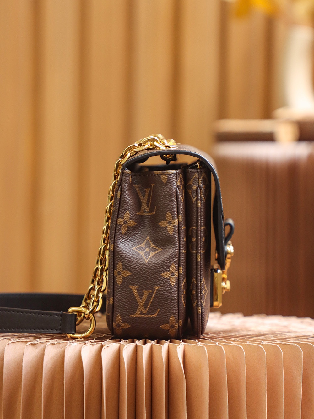 Louis Vuitton 𝐌𝐀𝐑𝐂𝐄𝐀𝐔 #M46126#