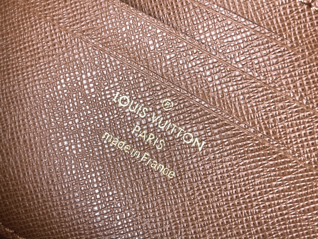 𝐋𝐎𝐔𝐈𝐒 𝐕𝐔𝐈𝐓𝐓𝐎𝐍     M81911