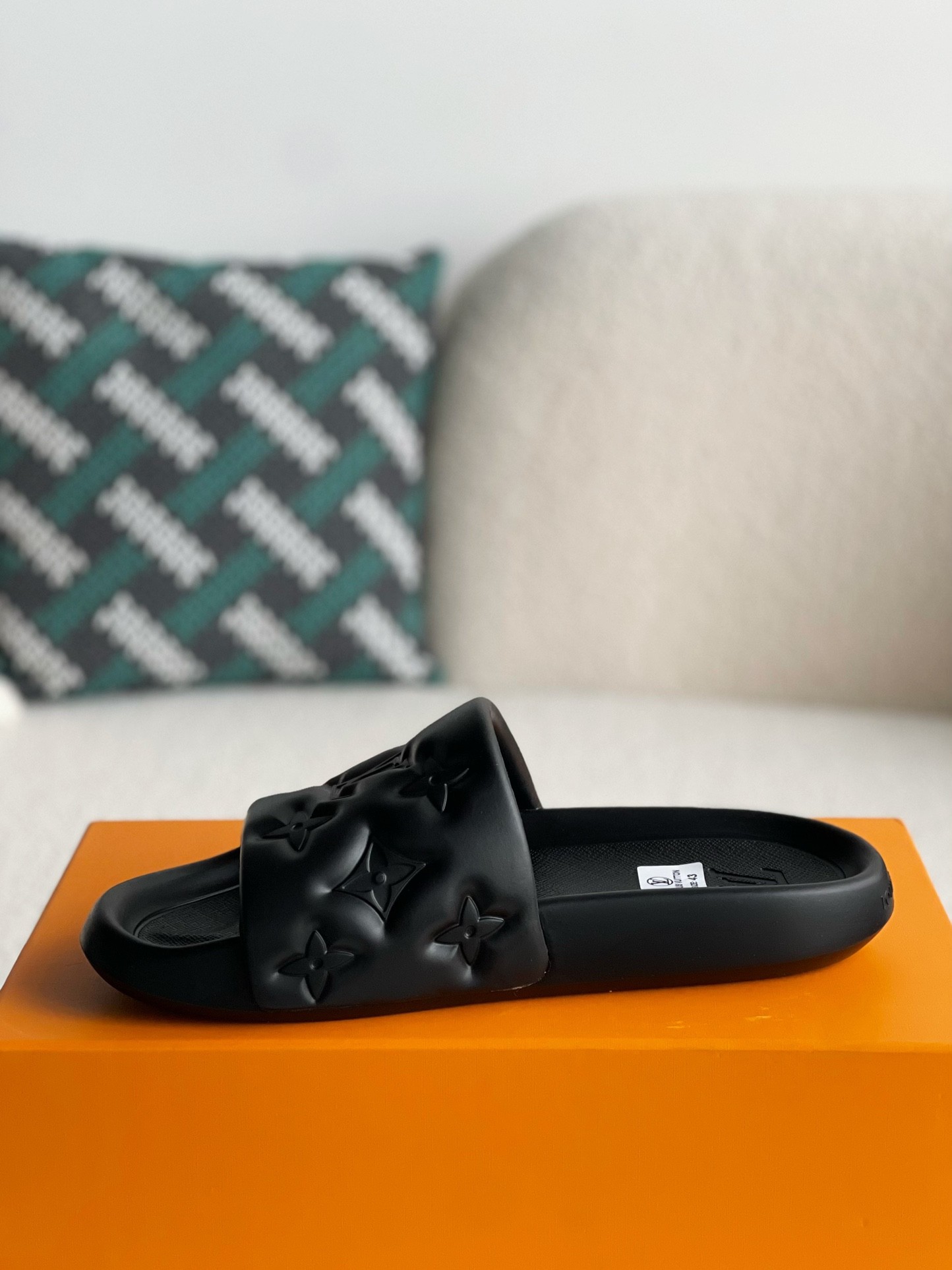 LOUIS VUITTON WOMEN'S SLIPPERS