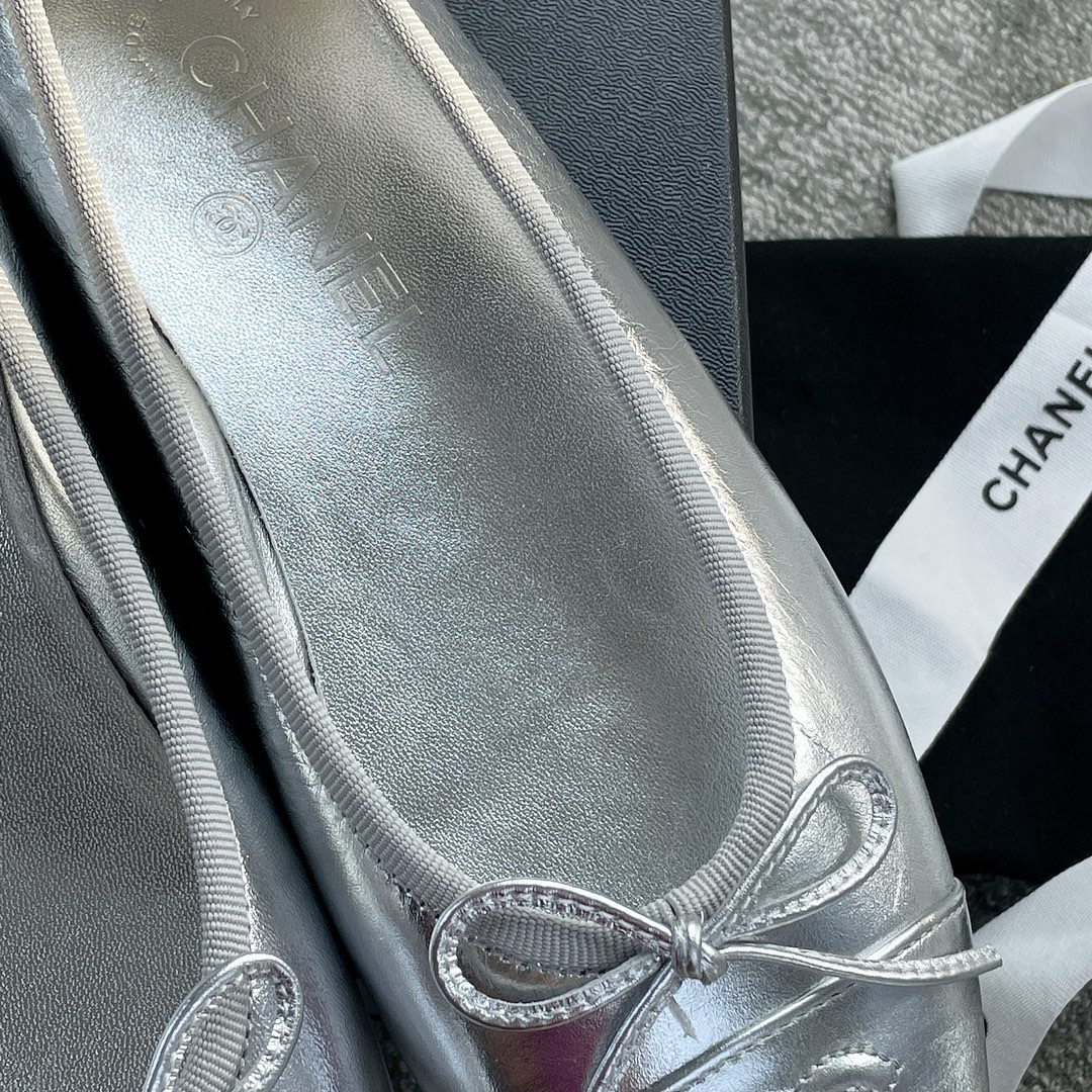 CHANEL classic ballet shoes the version is very positive classic models do not have to worry about the version