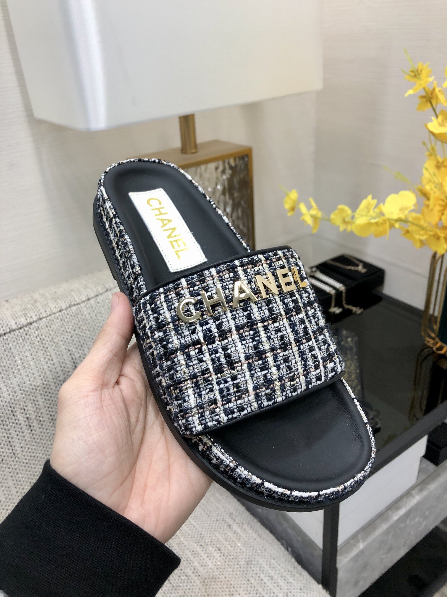 CHANEL 2022 early spring latest honey slippers fashion versatile series imported sheepskin cushioned feet