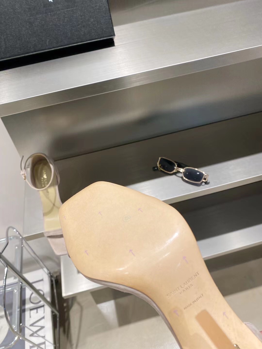 𝙎𝙖𝙞𝙣𝙩 𝙇𝙖𝙪𝙧𝙚𝙣𝙩 | 𝟐𝟎𝟐𝟏/𝐒𝐒 𝐧𝐞𝐰 YSL｜A beautiful classic Alphabet high-heeled sandals