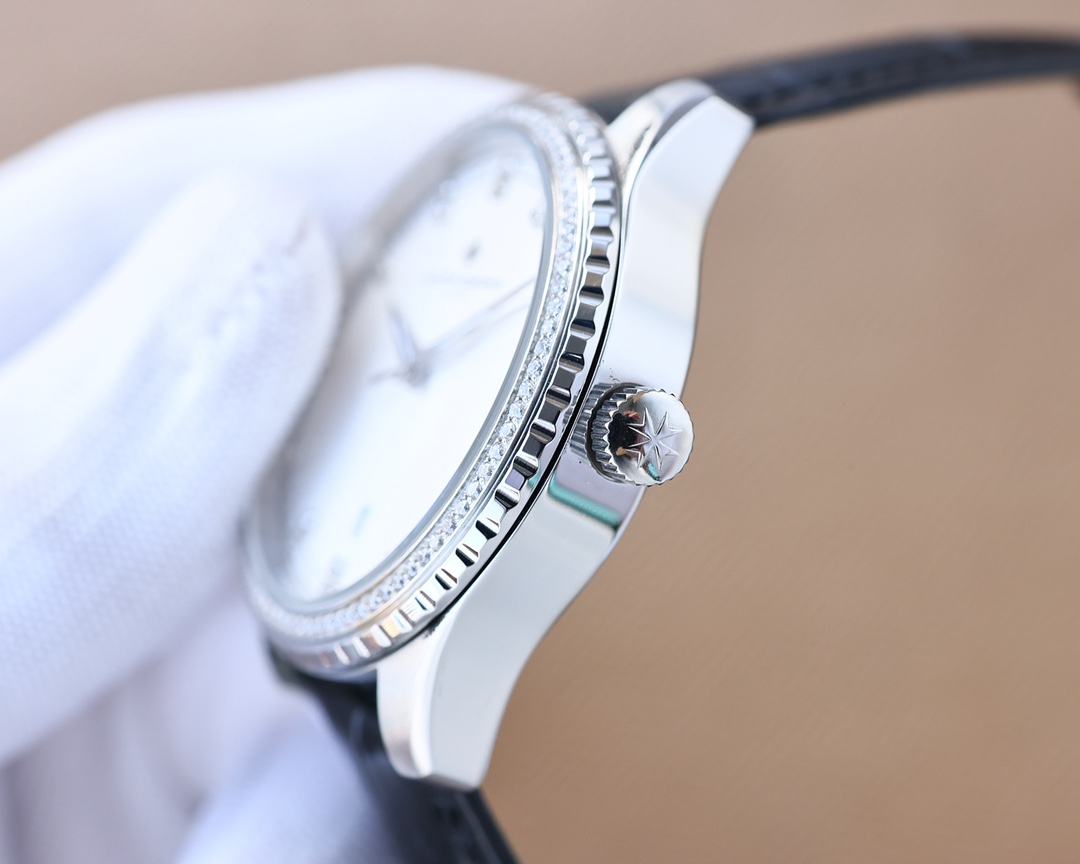 Rolex inlaid with 160 Slower diamonds