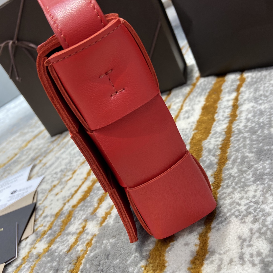 Bottega Veneta  𝘾𝘼𝙎𝙎𝙀𝙏𝙏𝙀 #578004