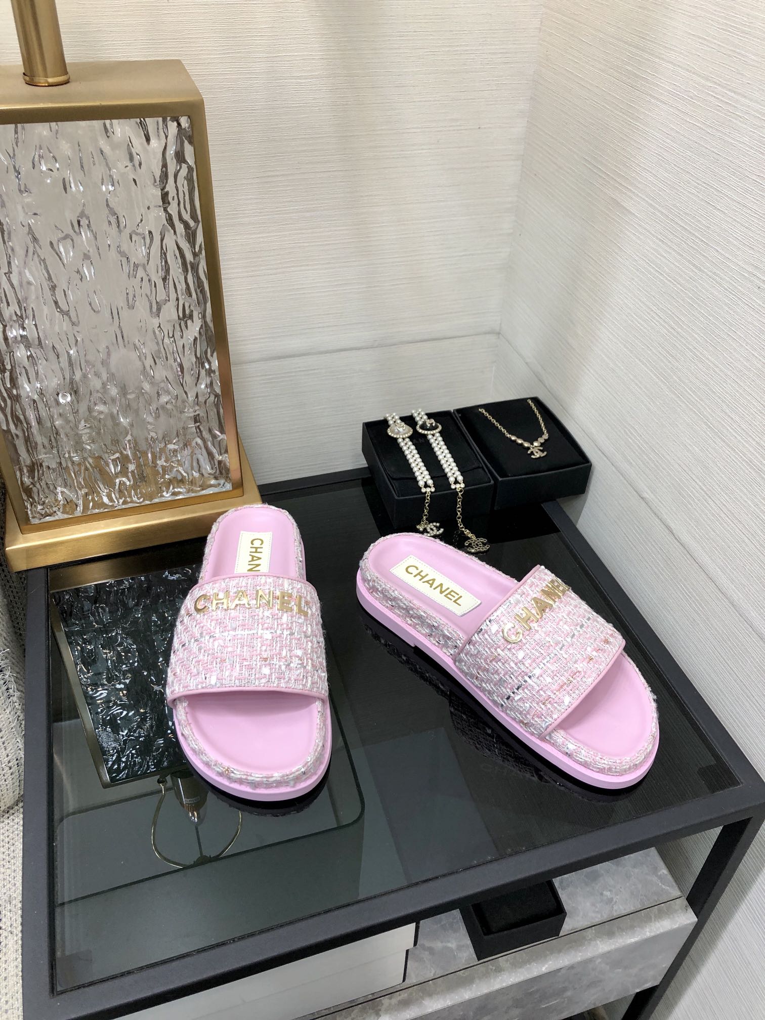 CHANEL 2022 early spring latest honey slippers fashion versatile series imported sheepskin cushioned feet