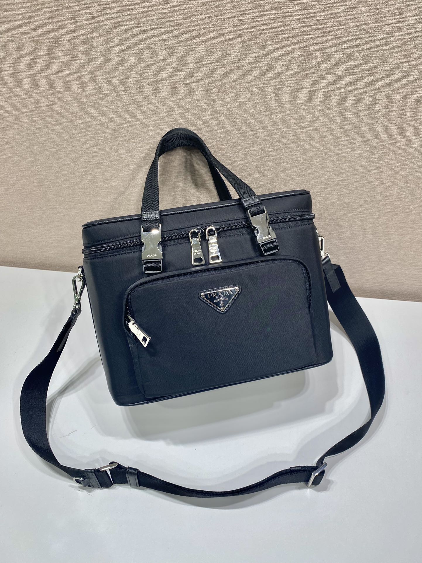 𝐏𝐑𝐀𝐃𝐀 2UP012 Cosmetic Crossbody Bag