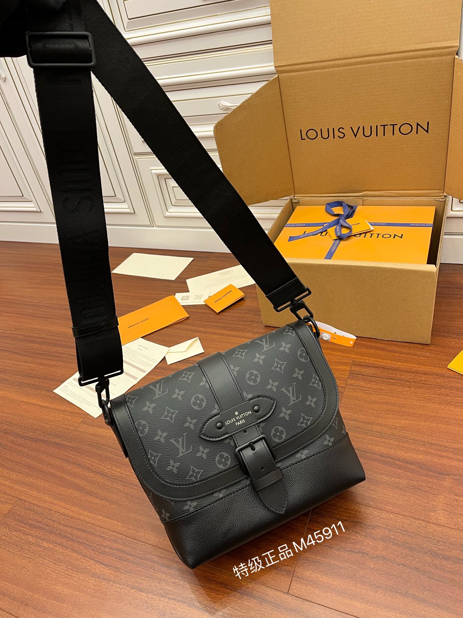 Louis Vuitton M45911
