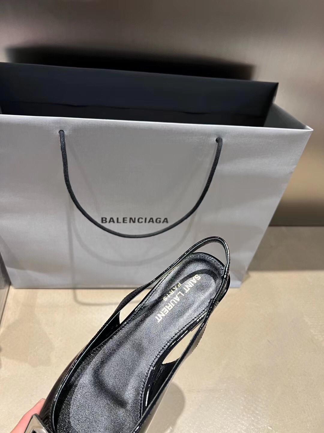 𝙎𝙖𝙞𝙣𝙩 𝙇𝙖𝙪𝙧𝙚𝙣𝙩 | 𝟐𝟎𝟐𝟐/𝐒𝐒 𝐧𝐞𝐰 YSL｜22 fall and winter show models flat single shoes