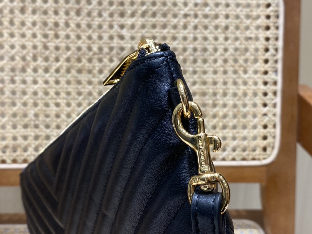 SAINT LAURENT 𝑴𝒐𝒏𝒐𝒈𝒓𝒂𝒎 𝑾𝒐𝒄  #559193