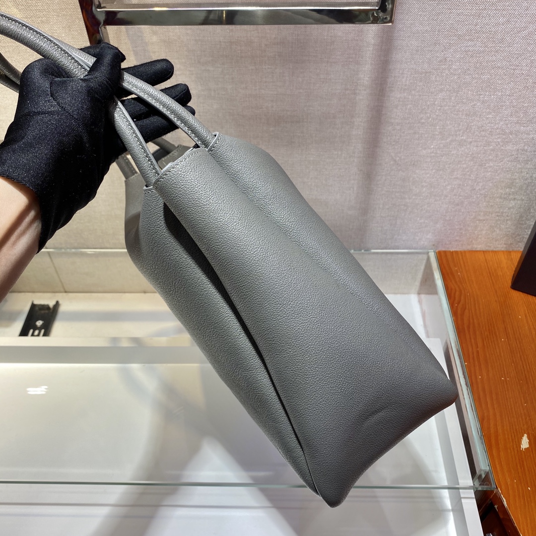 𝐏𝐑𝐀𝐃𝐀 New Model 1BC142