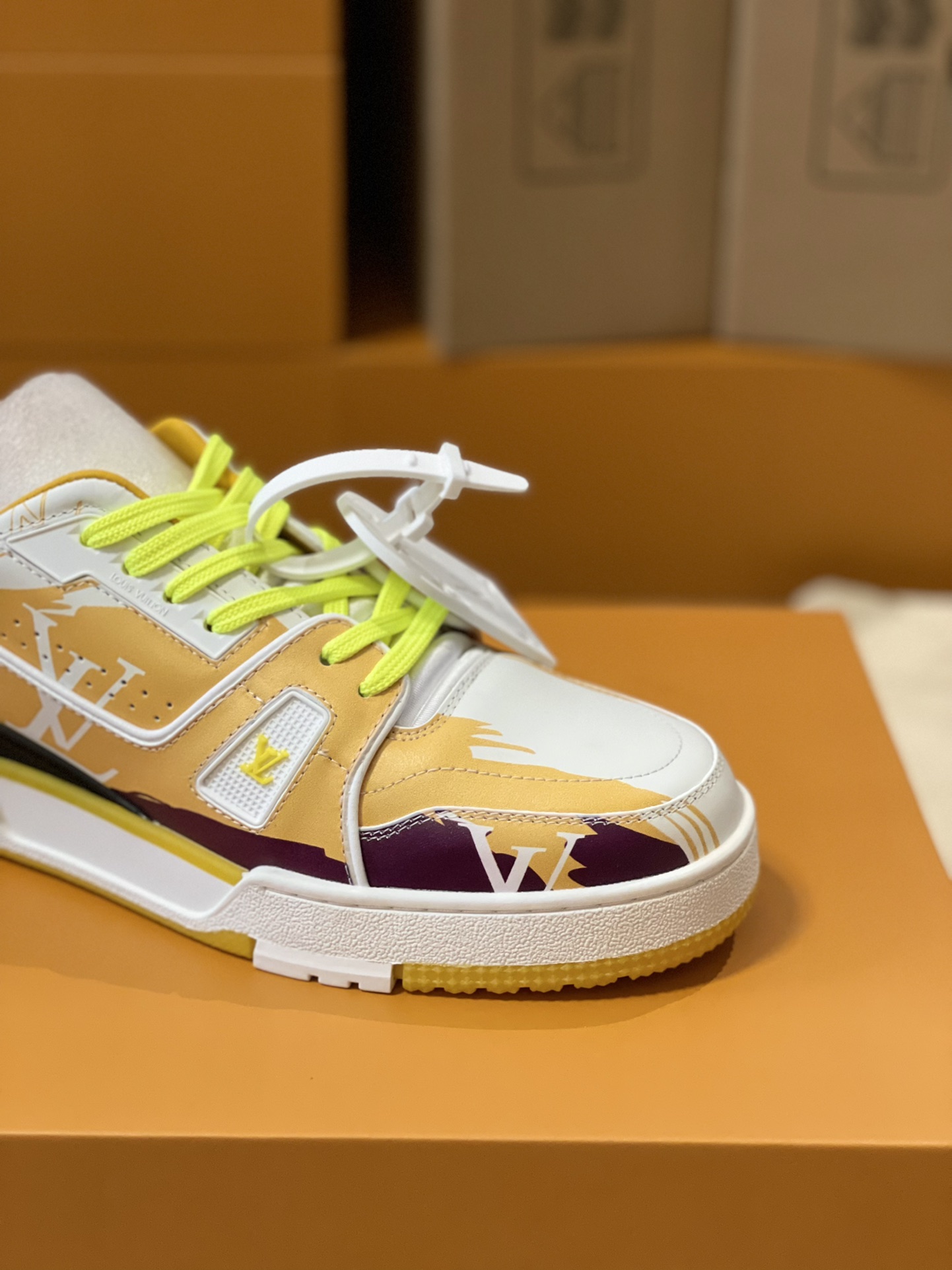 Louis Vuitton Trainer sneakers for couples, style number 1AA373