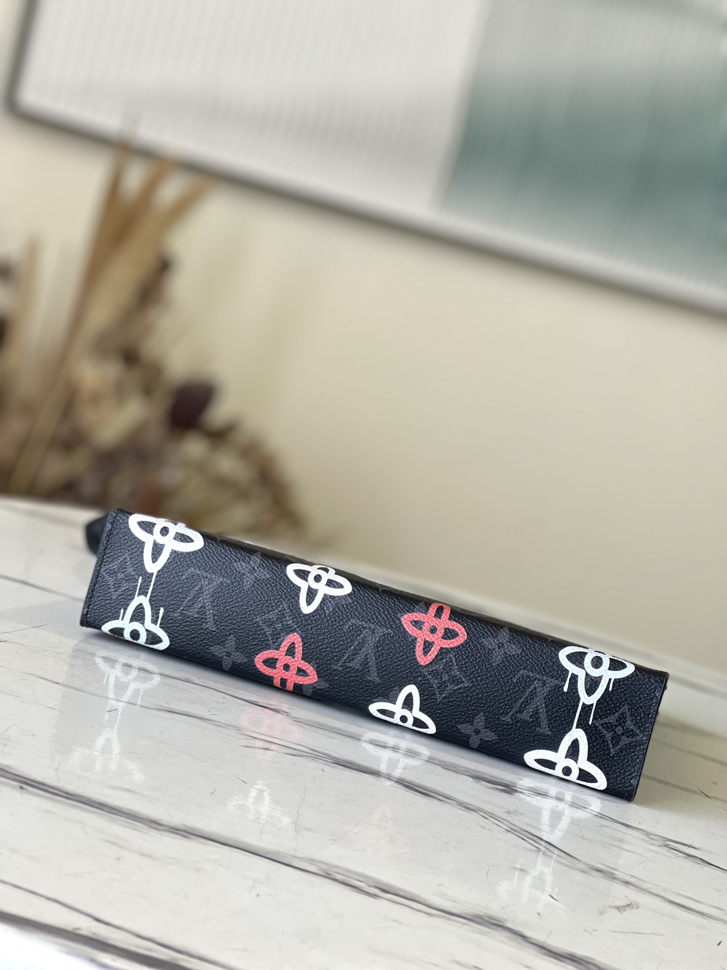 𝐋𝐎𝐔𝐈𝐒 𝐕𝐔𝐈𝐓𝐓𝐎𝐍  M81803