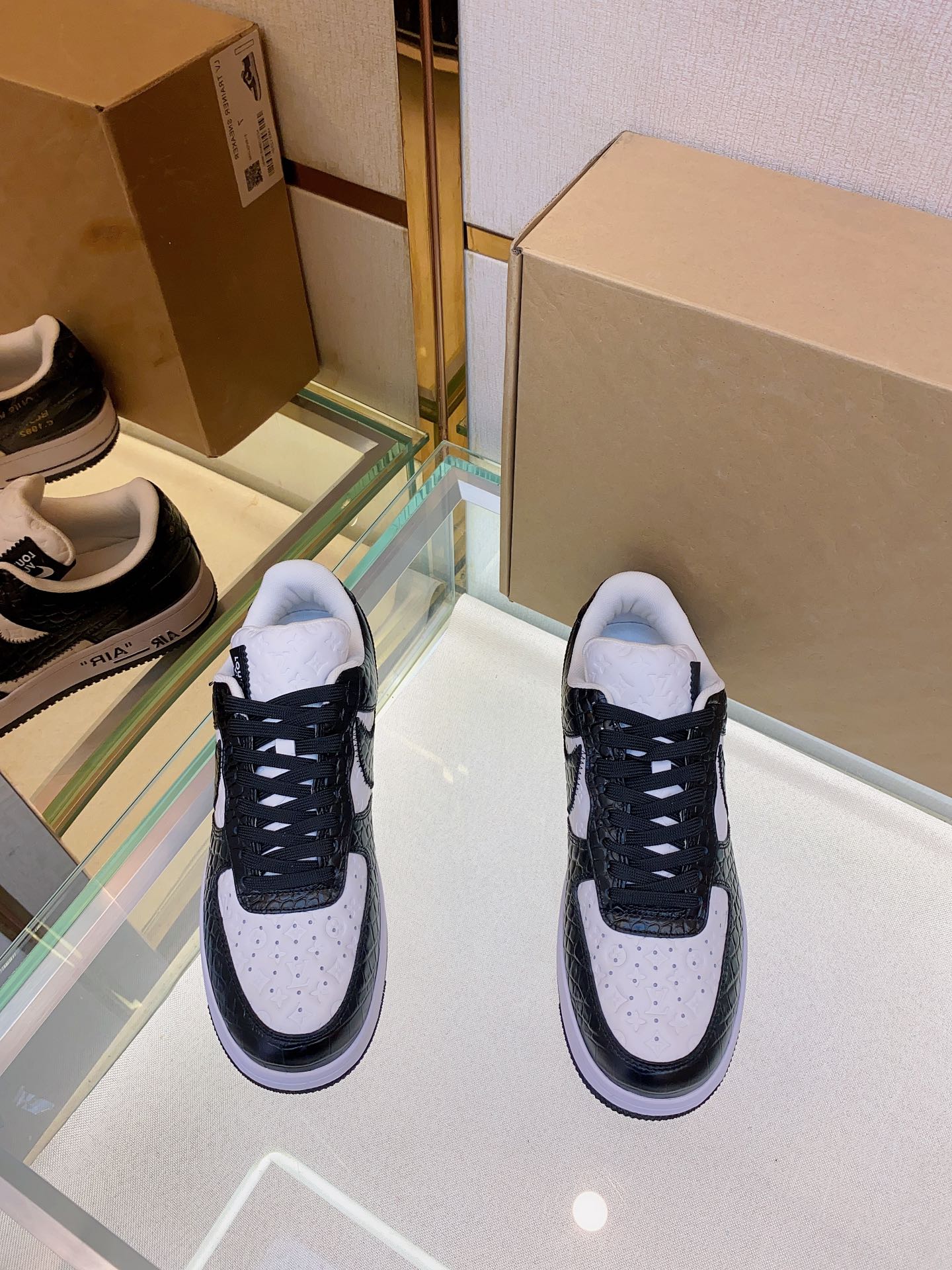 Louis Vuitton Nike joint 🆕Men's Abbesses sneakers