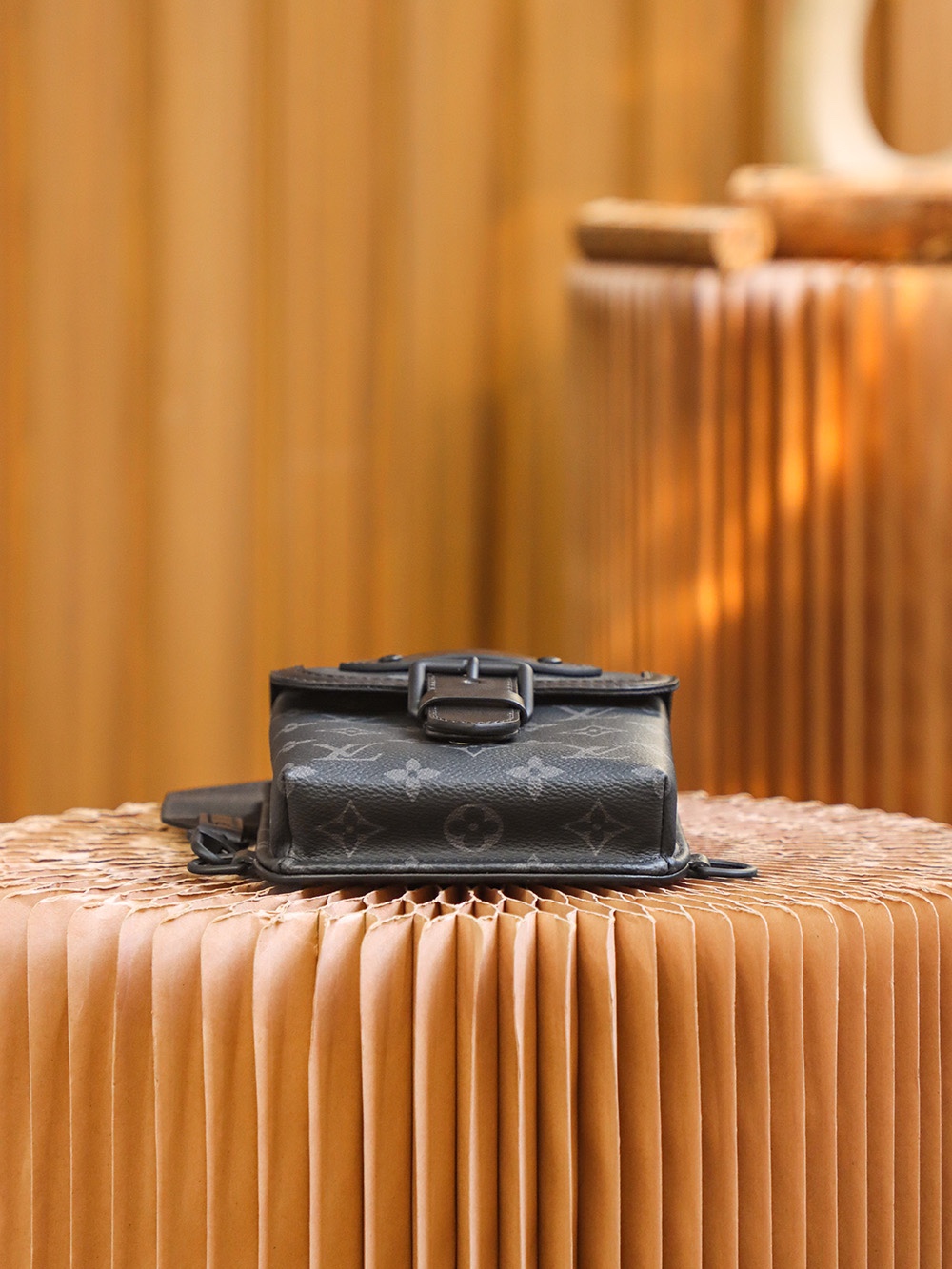 Louis Vuitton𝐒𝐀𝐔𝐌𝐔𝐑 shoulder bag #M45912