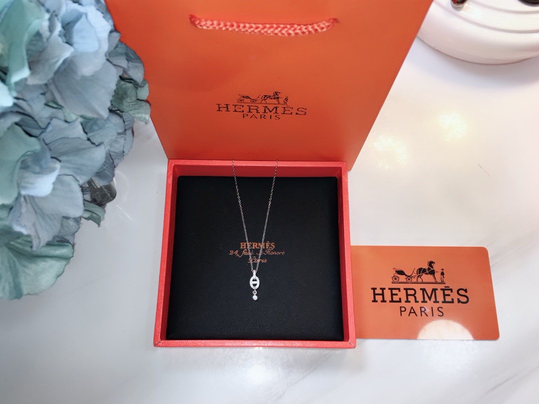 Hermes necklace