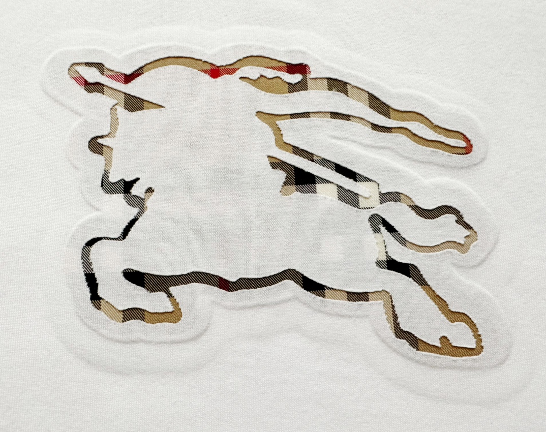 Burberry...Equestrian Concave-Convex Three-dimensional Double Layer Laser Embossed Embossed T-Shirt