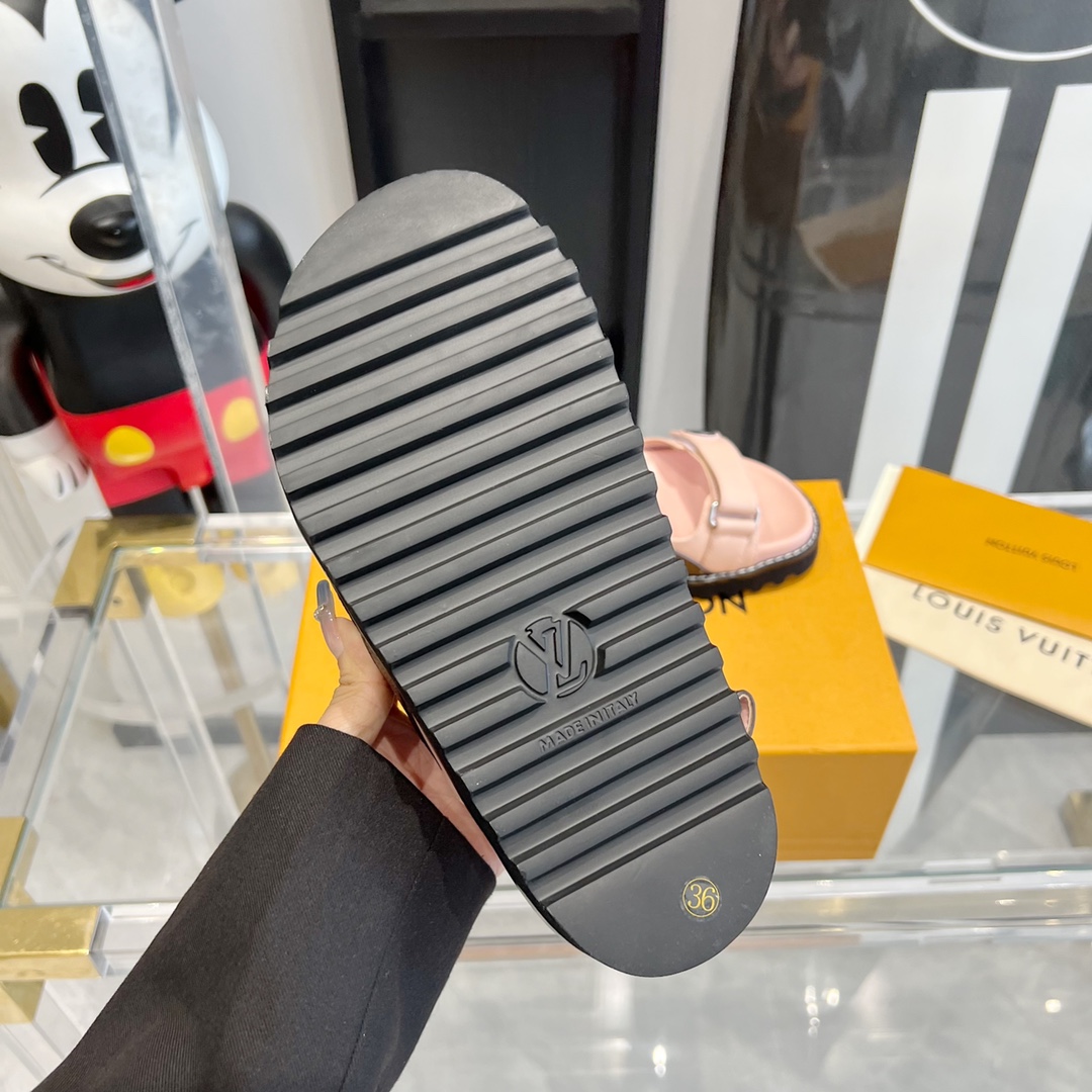 Louis Vuitton 2023 spring and summer beach sandals