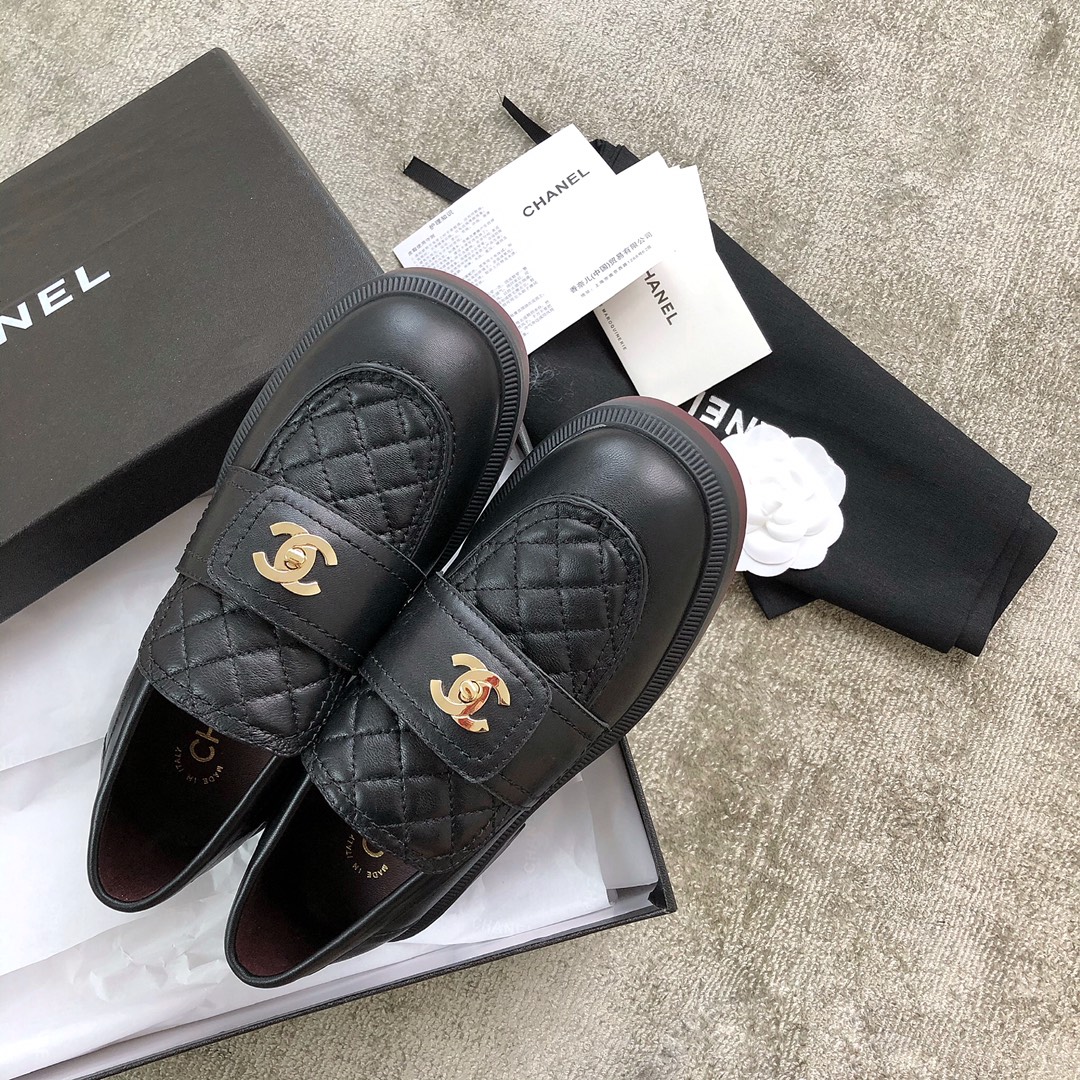 CHANEL Louboutins retro cute Louboutins 5cm height sheepskin surface