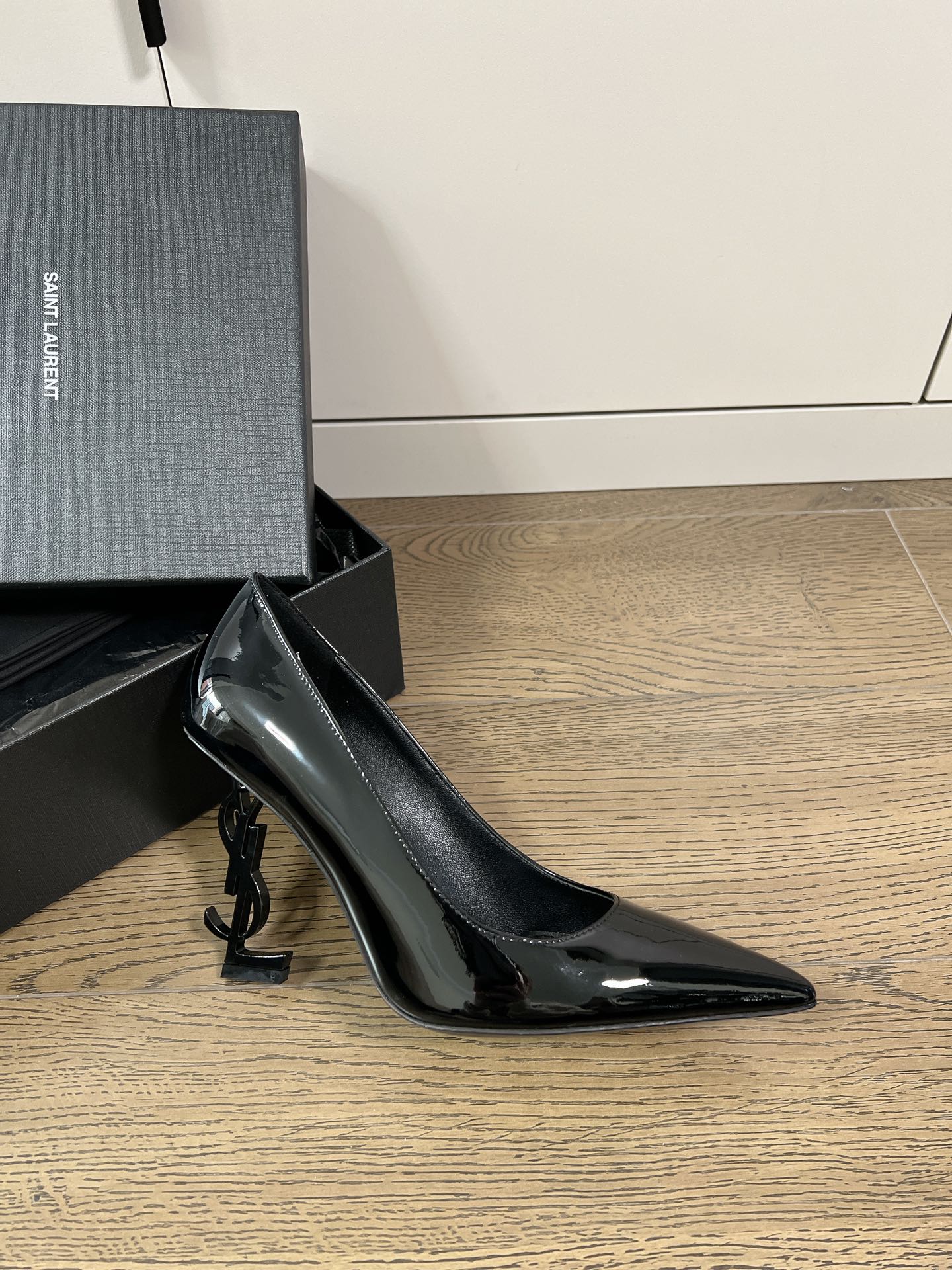 𝙎𝙖𝙞𝙣𝙩 𝙇𝙖𝙪𝙧𝙚𝙣𝙩 | 𝟐𝟎𝟐𝟐/𝐒𝐒 𝐧𝐞𝐰 YSL｜Shaped heel shoes in the closet c high heels original cow patent leather