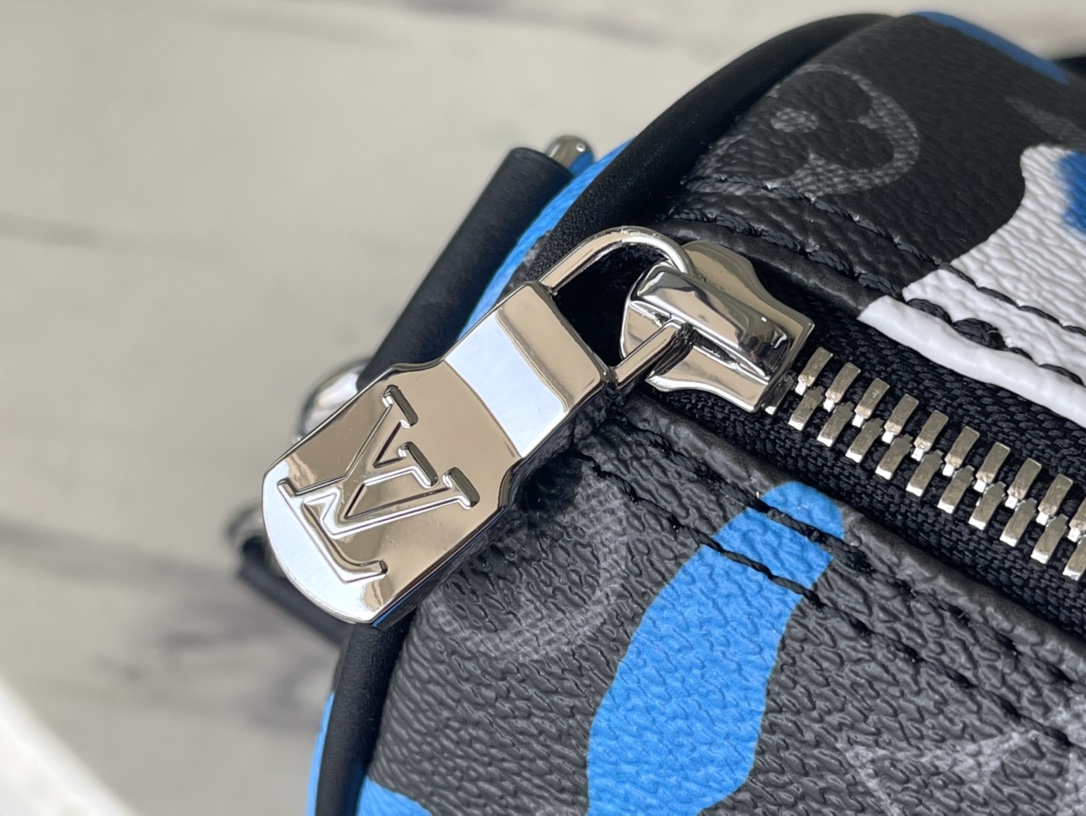 𝐋𝐎𝐔𝐈𝐒 𝐕𝐔𝐈𝐓𝐓𝐎𝐍    M21430