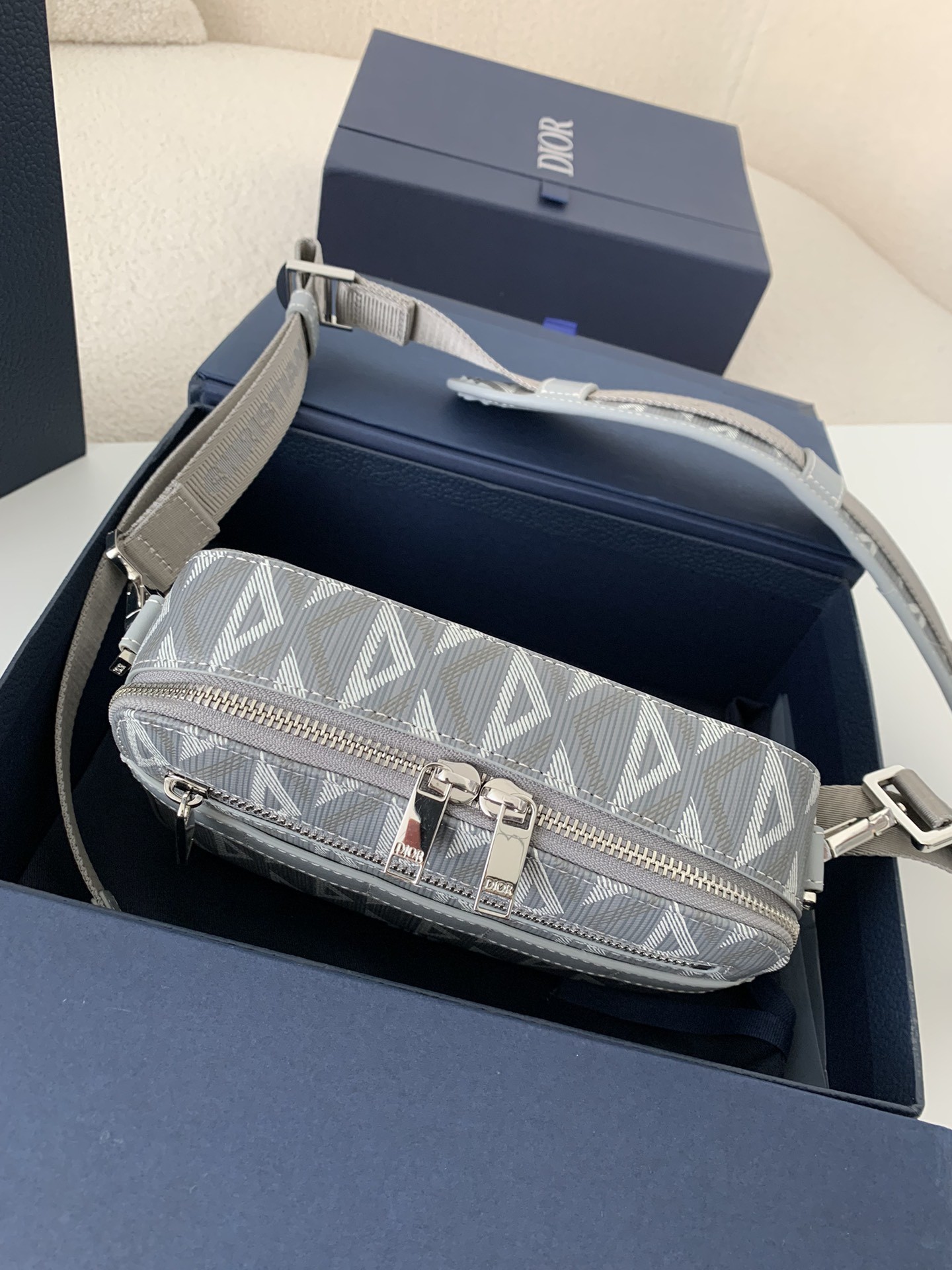 DIOR Men's SAFARI Messenger Bag, Top Quality Size: 22 * 15 * 6cm