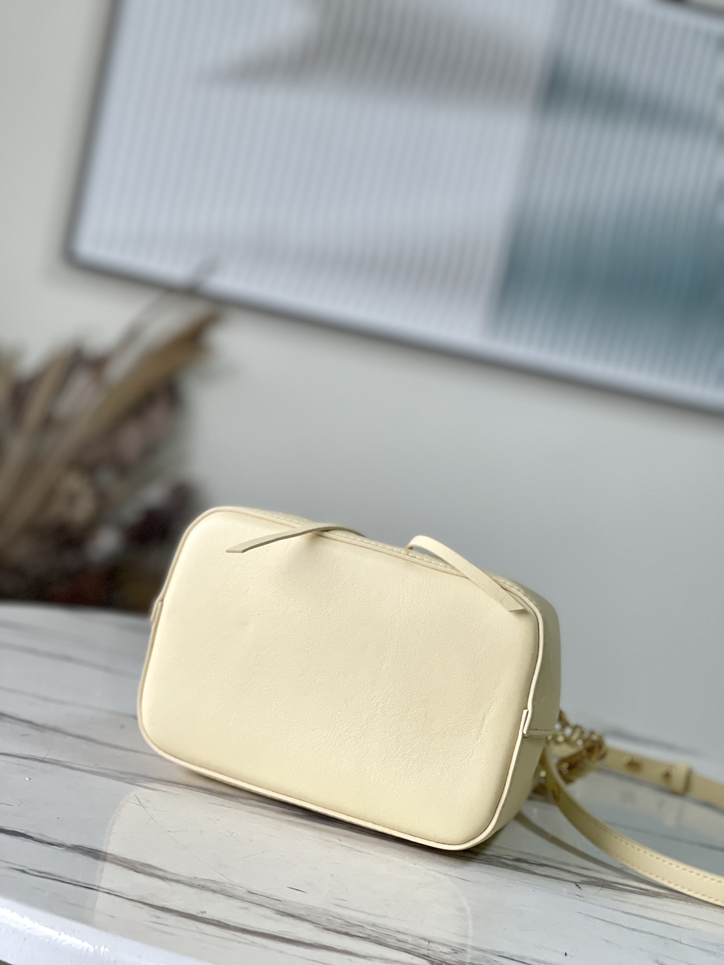 𝐋𝐎𝐔𝐈𝐒 𝐕𝐔𝐈𝐓𝐓𝐎𝐍     M22599