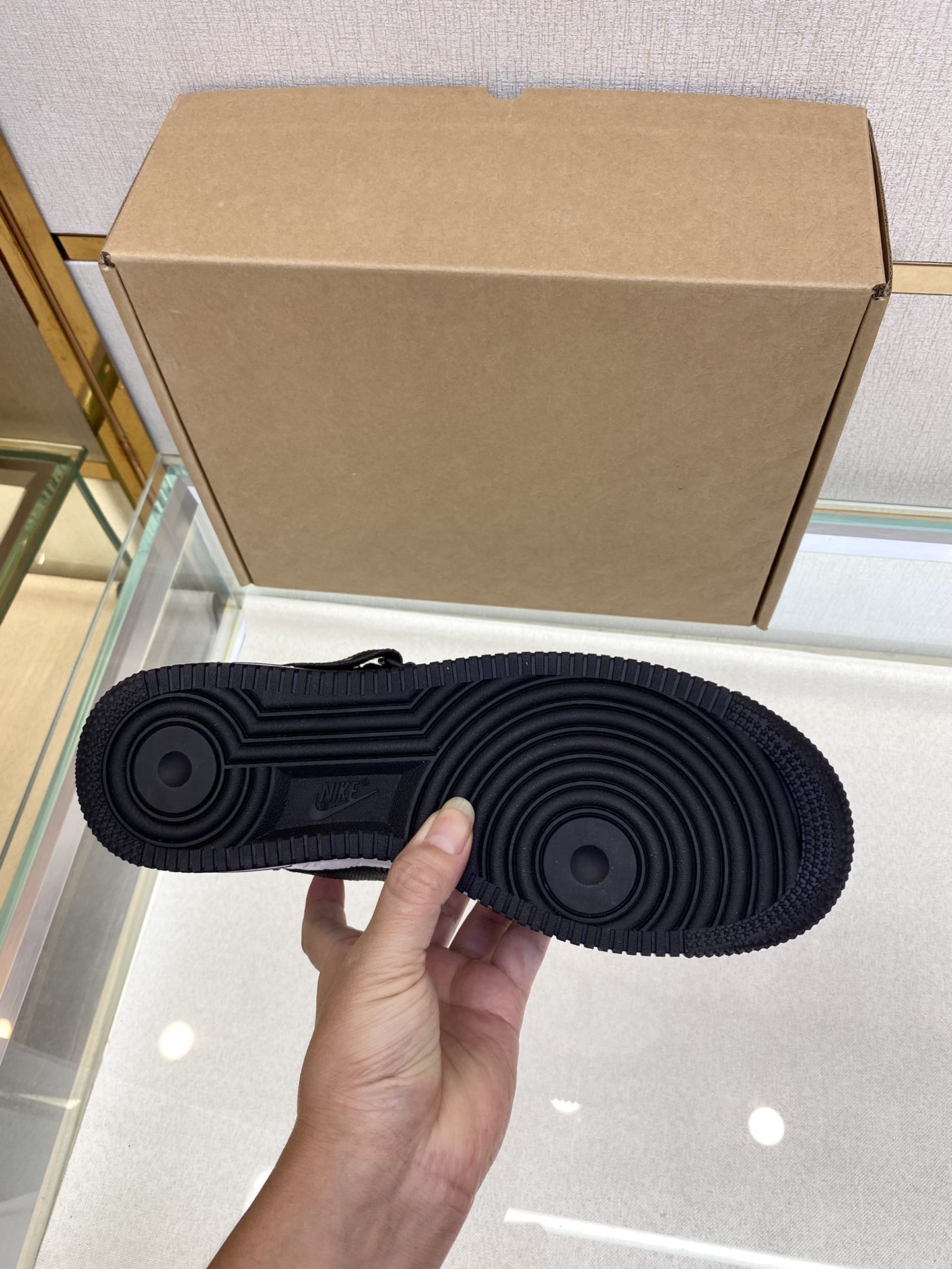 Louis Vuitton Nike Joint 🆕 Men's Abbesses High Top Sneakers