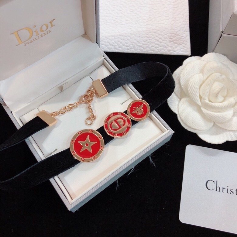 Dior necklace