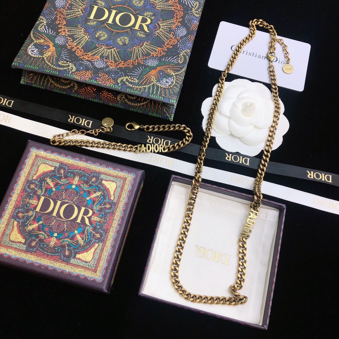 Dior necklace