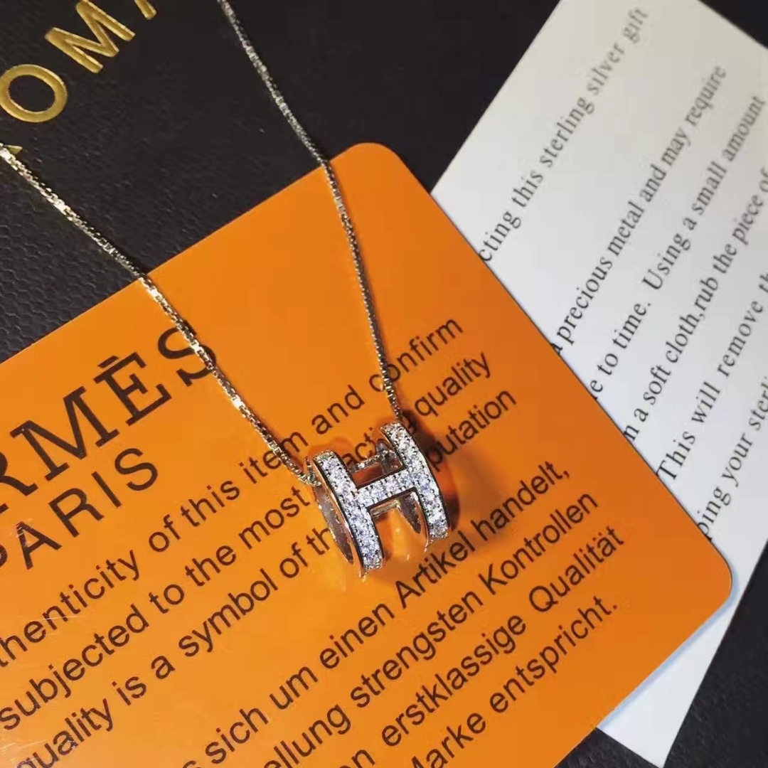 Hermes necklace