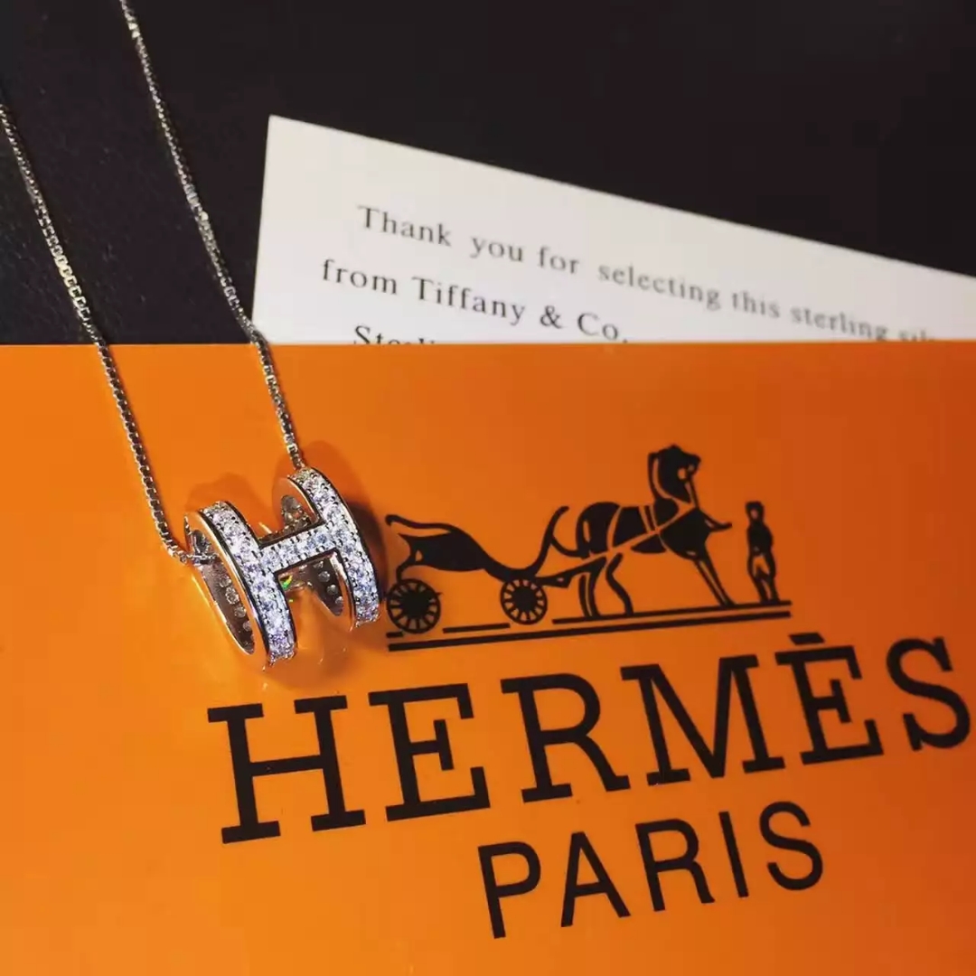 Hermes necklace