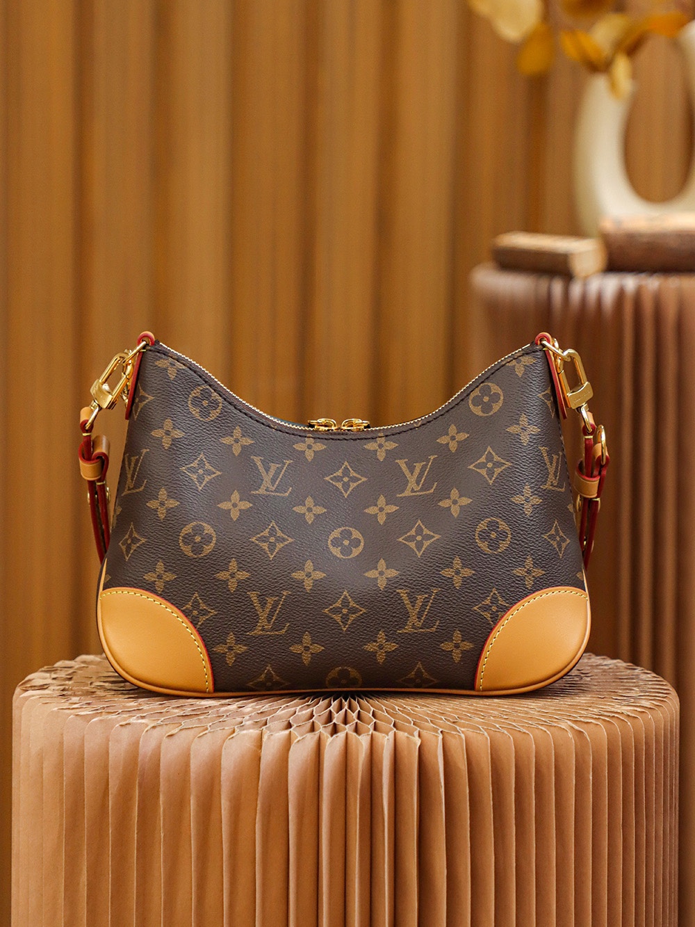 Louis Vuitton 𝐁𝐎𝐔𝐋𝐎𝐆𝐍𝐄 King of Hot Style Croissant #M45832#