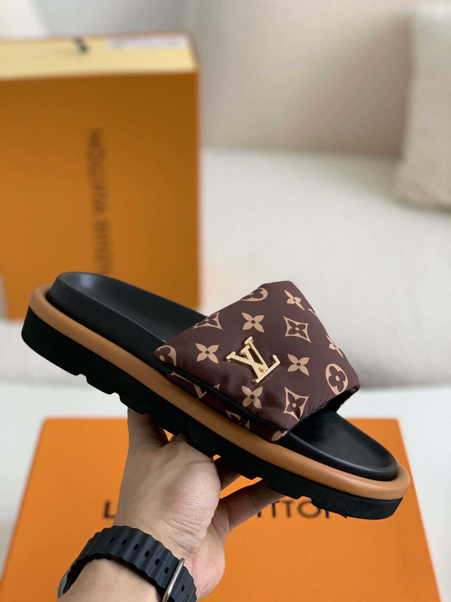 LOUIS VUITTON SLIPPERS