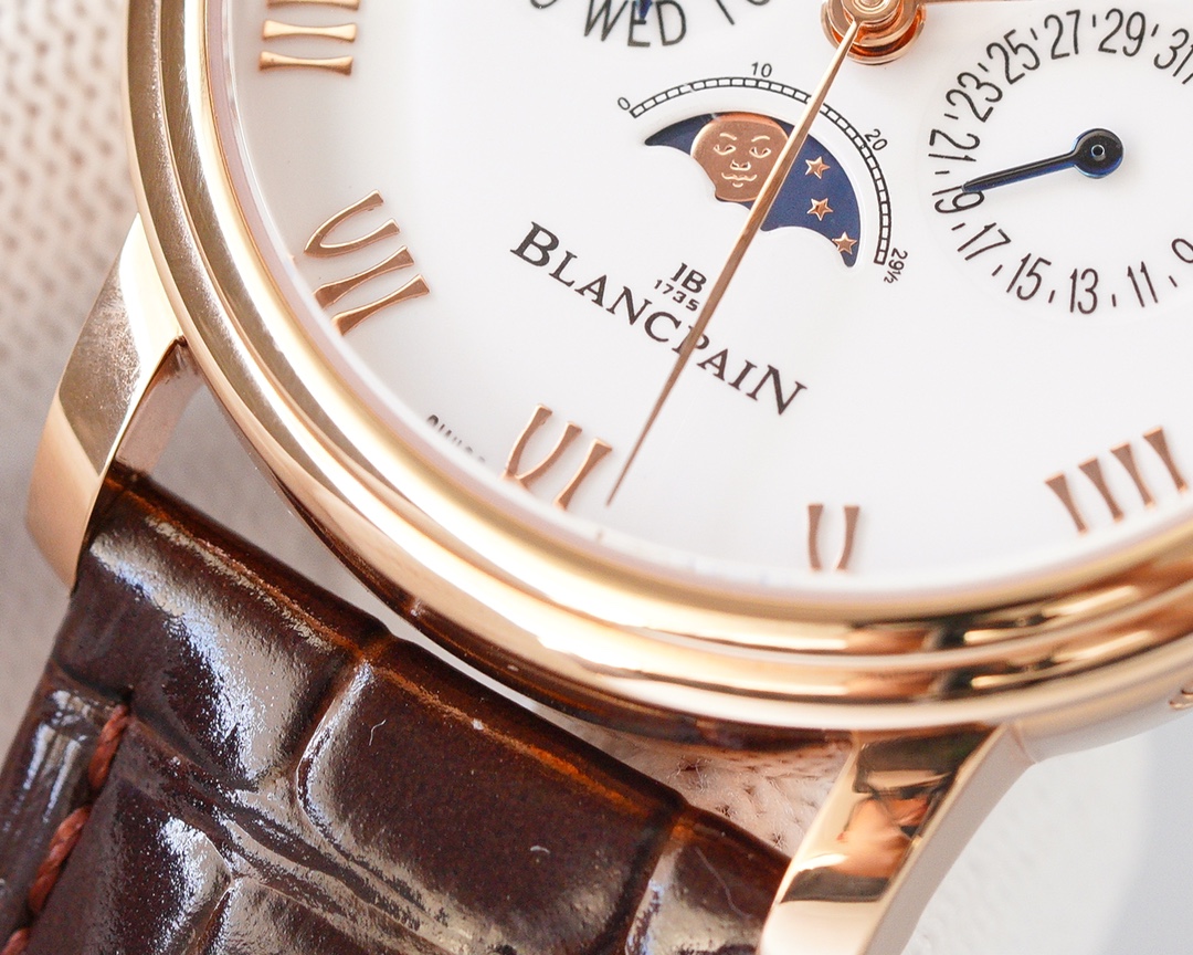 Blancpain - This functional watch comes from the classic Blancpain collection