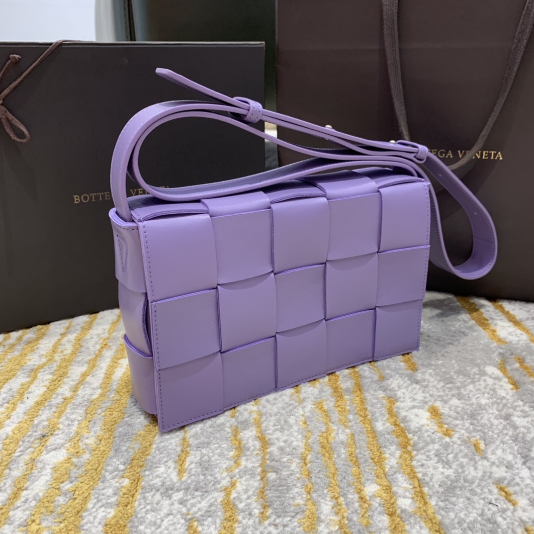 Bottega Veneta  𝘾𝘼𝙎𝙎𝙀𝙏𝙏𝙀 #578004
